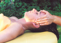 Hawaiianische Gesichtsmassage nach Lomi Lomi Nui